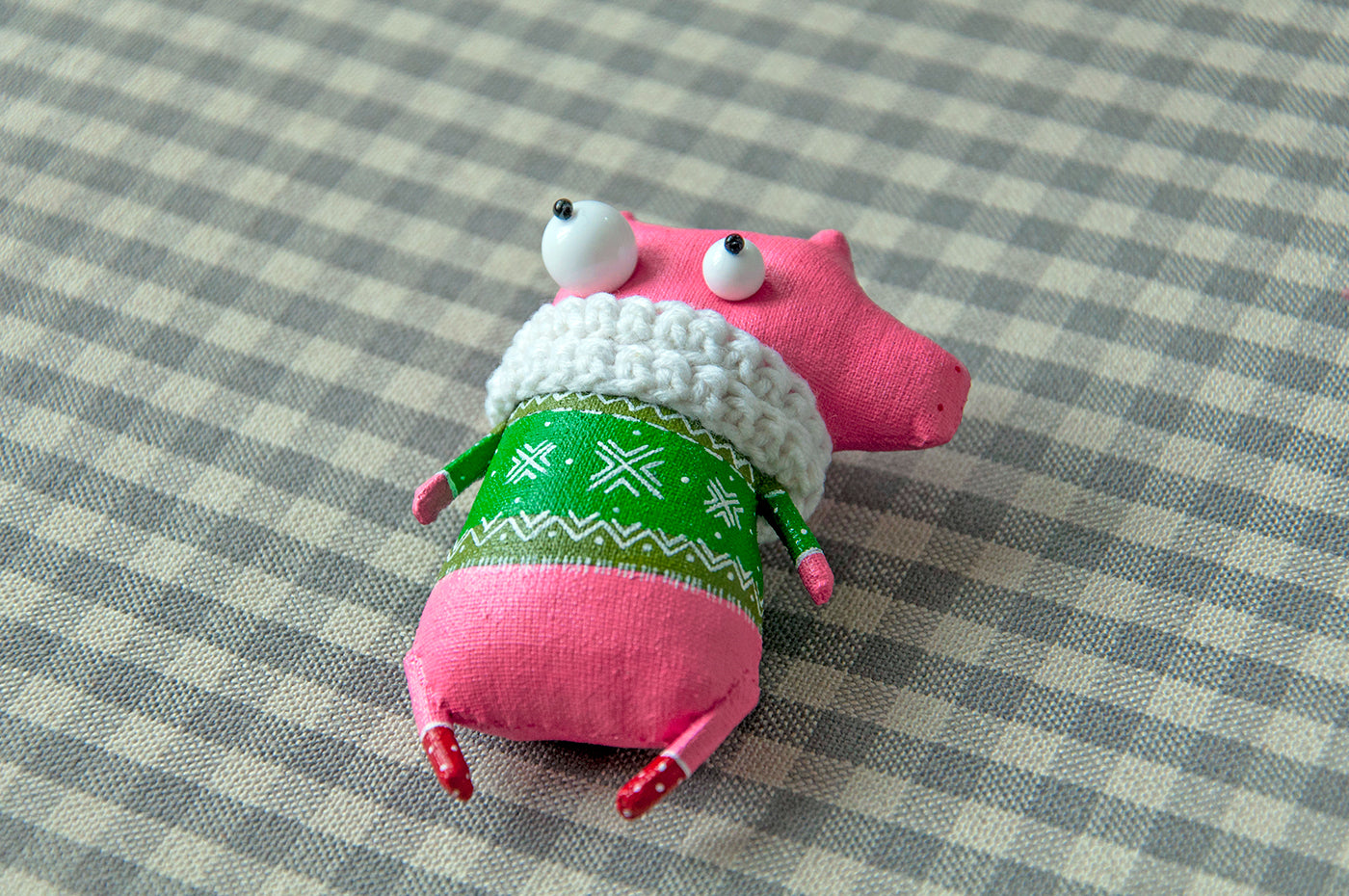Handmade Little Piglet Brooch by Marlitoyart