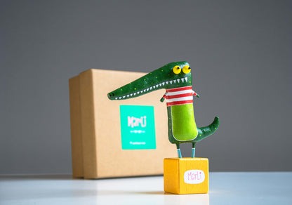 Louis the alligator– Collectible Handcrafted Gift by Marlitoyart